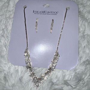 🌟4/$20 SALE🌟 Jessica McClintock Necklace & Earring Set